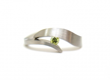Wit gouden ring met gele Diamant witgouden_ring_met_gele_diamant.jpg