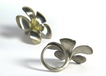 Bloemring geel en wit goud bloemring_french_penny_flower.jpg