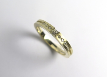 Geel gouden Diamanten ring gouden_ring_met_diamant.jpg